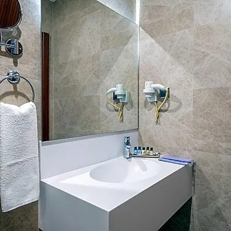 Hotel Park By Clover Nisantasi Harbiye Sisli 3*